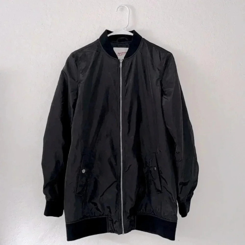 90s Y2K jacket‎ small black wind breaker style jacket snap button pockets basic